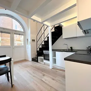 https://navigli-luxury-loft.italymilanhotels.net